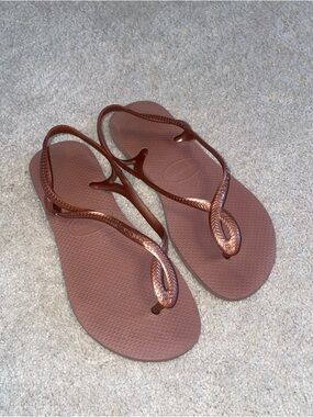 Havaianas Rose Brown Braided T-Strap Sandals